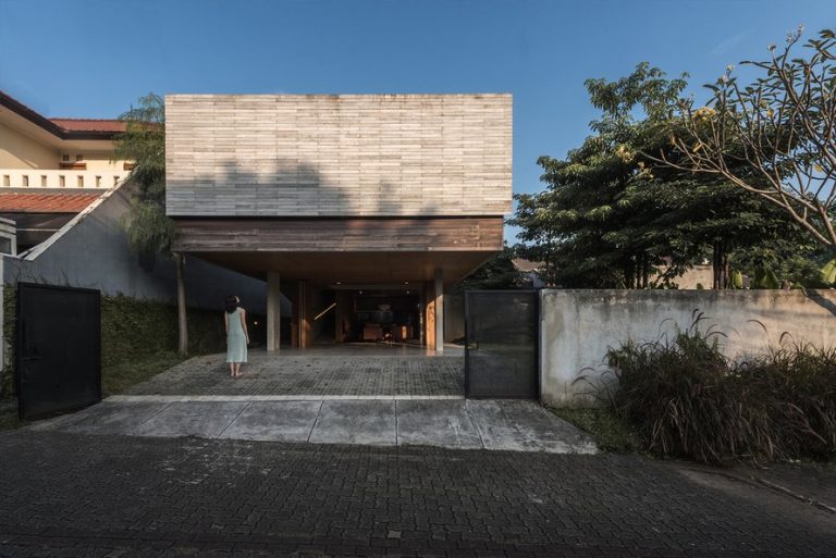 Banjar House karya Wiyoga Nurdiansyah di Tangerang Selatan